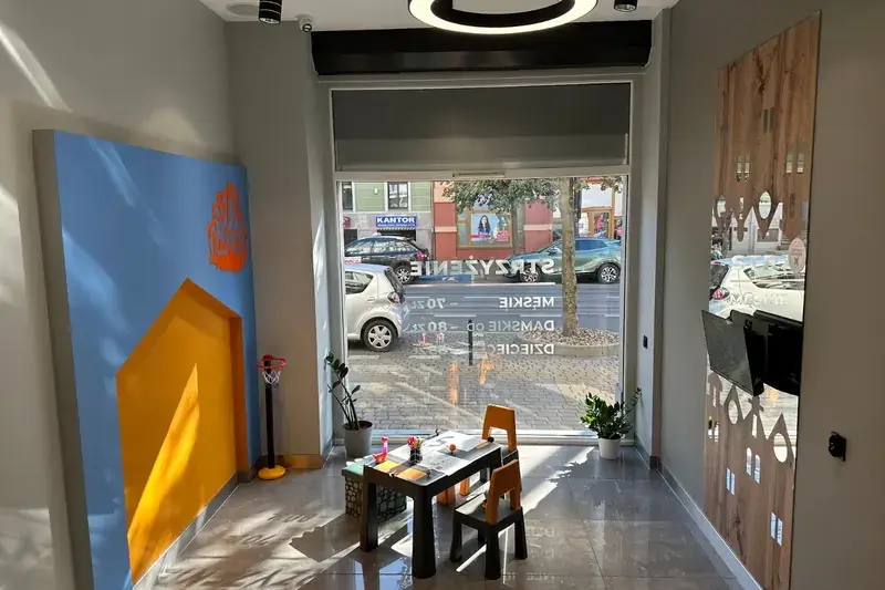 Kącik dla dzieci w salonie fryzjerskim Haircut Express w Bydgoszczy, ul. Gdańska 51