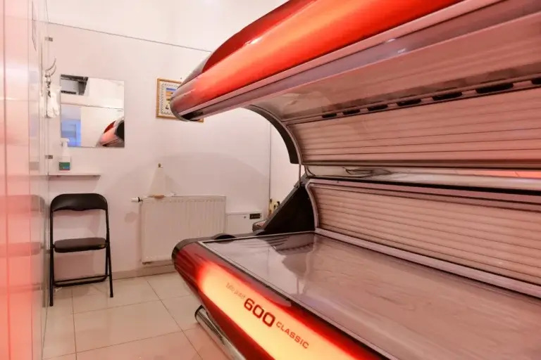 Solarium w salonie Haircut Express przy ul. Racjonalizacji 1 na Służewcu