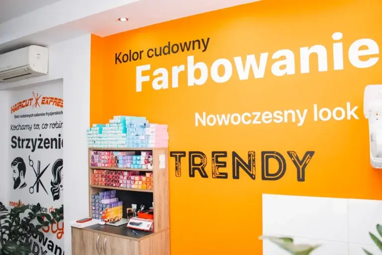 Strefa koloryzacji w salonie Haircut Express przy al. Jana Pawła II 41A