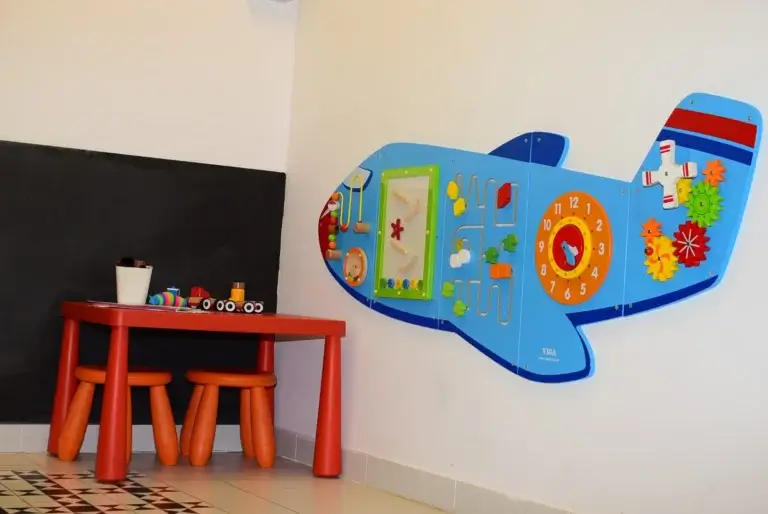 Kącik zabaw dla dzieci w salonie Haircut Express na Odolanach